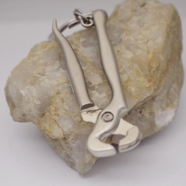 Pincer mini tool keychain.jpg